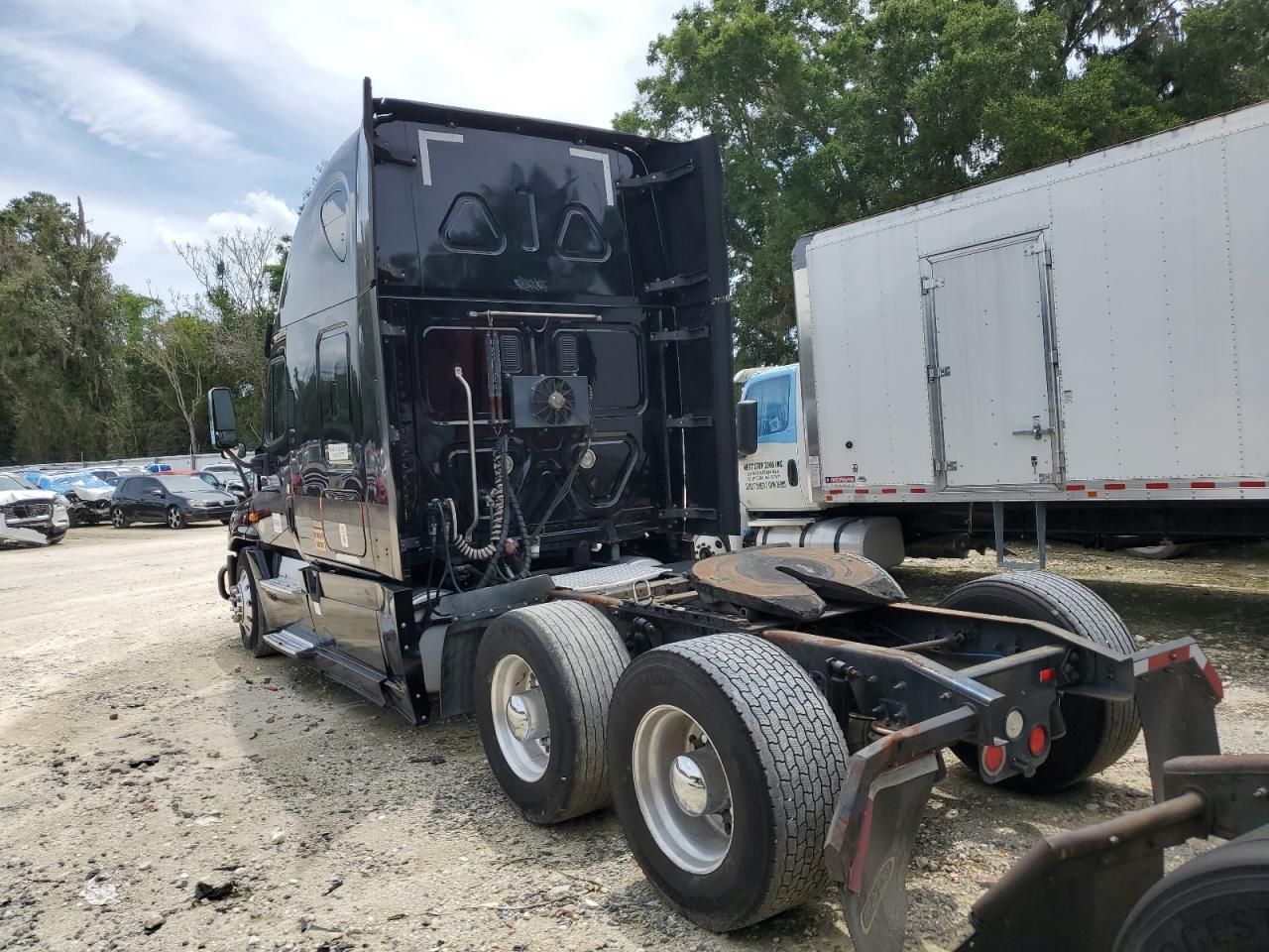 2015 FREIGHTLINER All other VIN 3AKJGLD60FSGJ8779 photo 3
