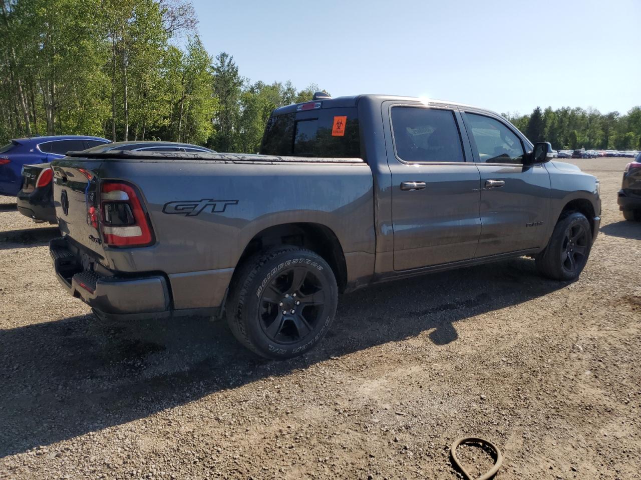 2022 RAM 1500 VIN 1C6SRFVT5NN309663 photo 3