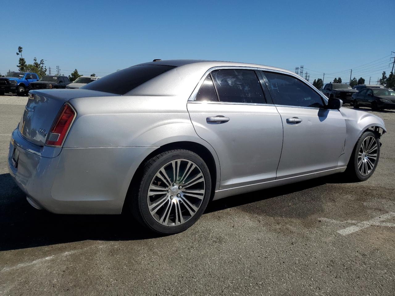 2014 Chrysler 300 VIN 2C3CCABG5EH200335 photo 3