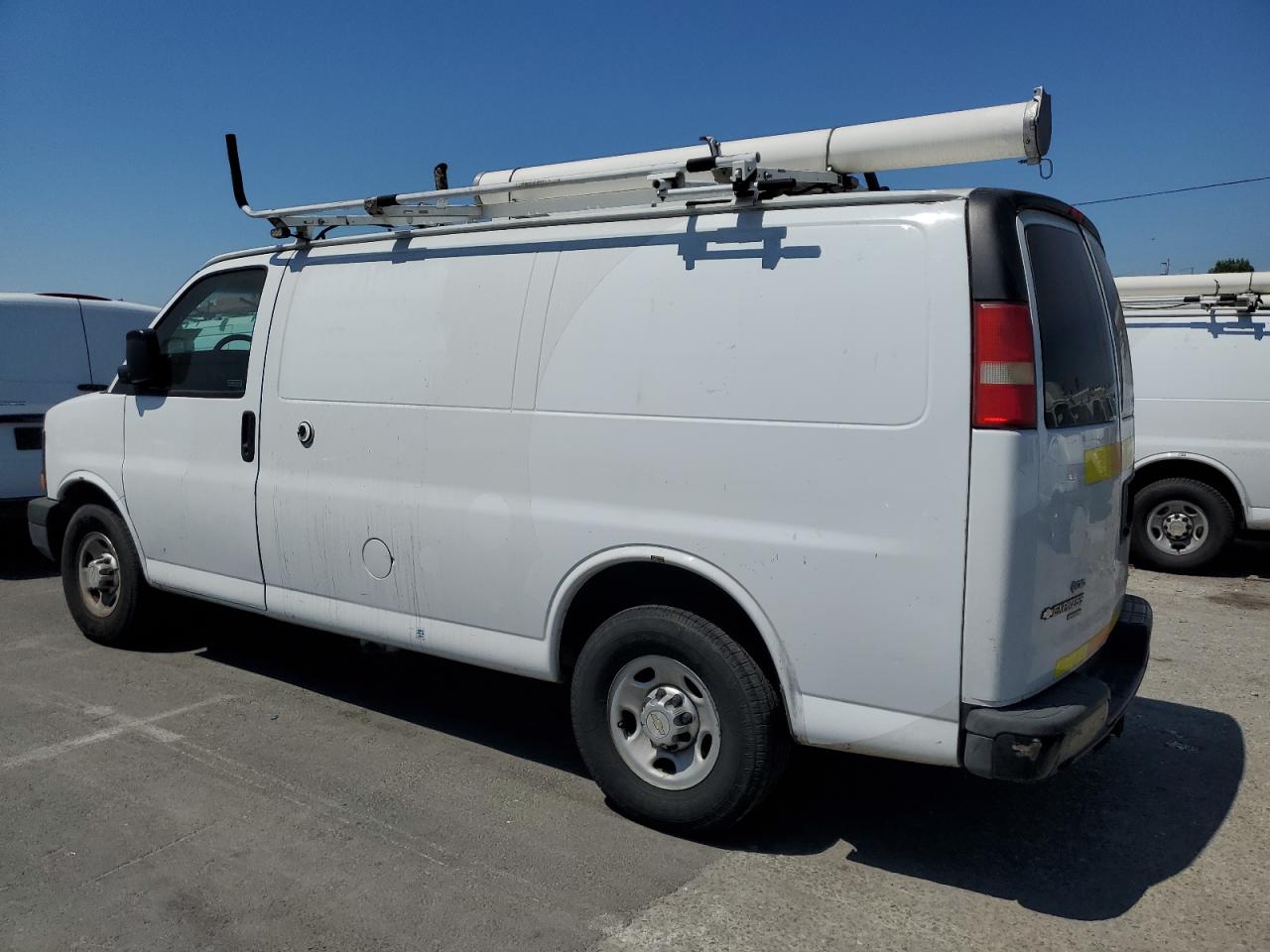 2013 Chevy Express VIN 1GCWGFCB9D1902264 photo 2