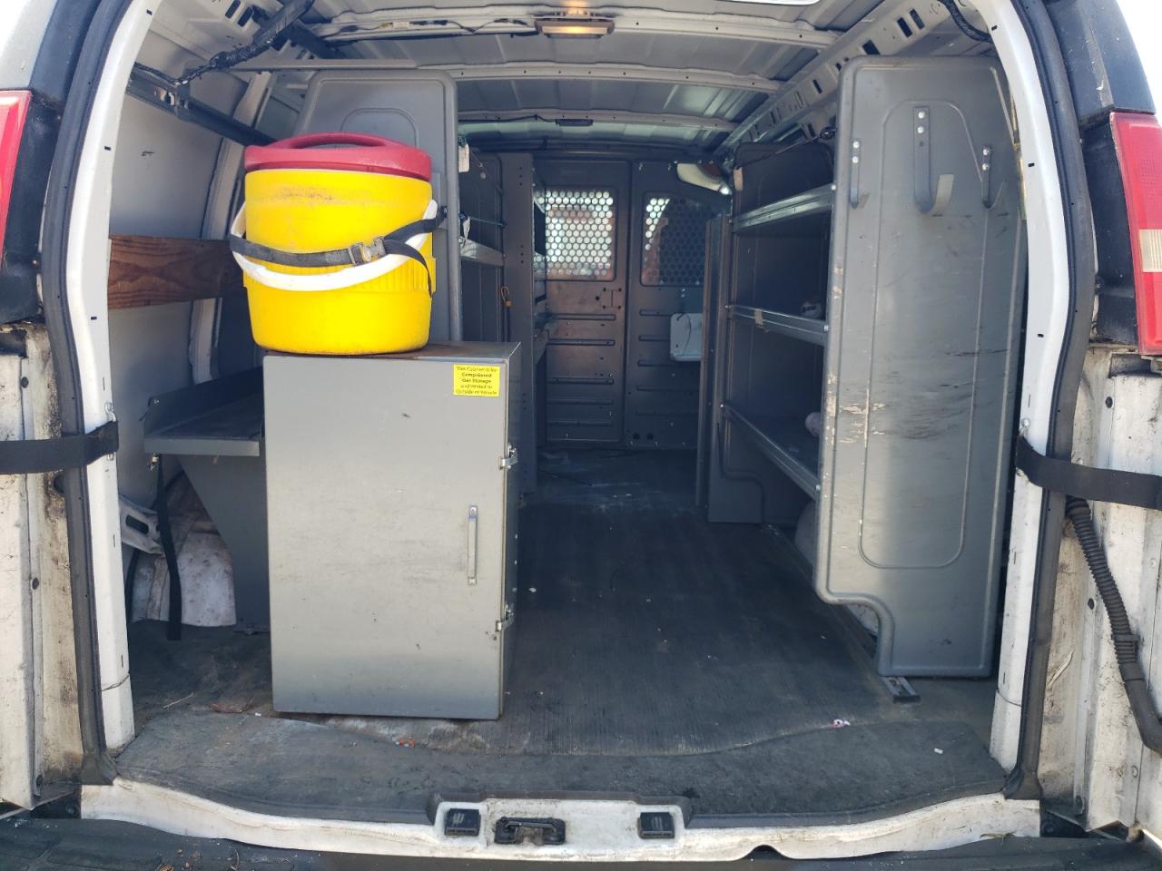 2014 Chevy Express VIN 1GCWGFCB1E1119313 photo 10