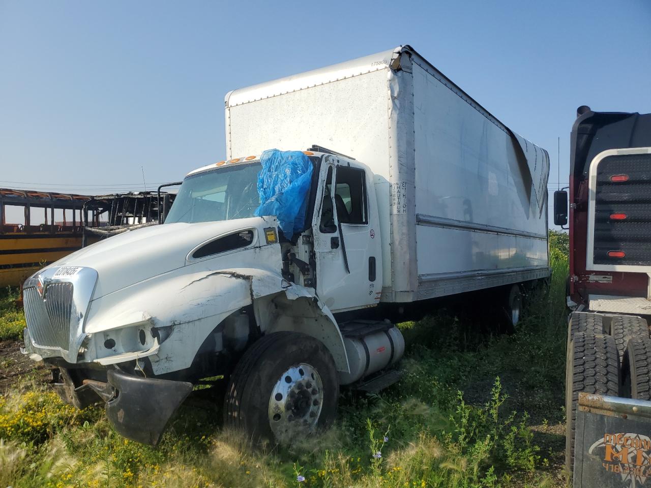 2018 International 4000 4300 VIN 1HTMMMMM2JH544306 photo 2