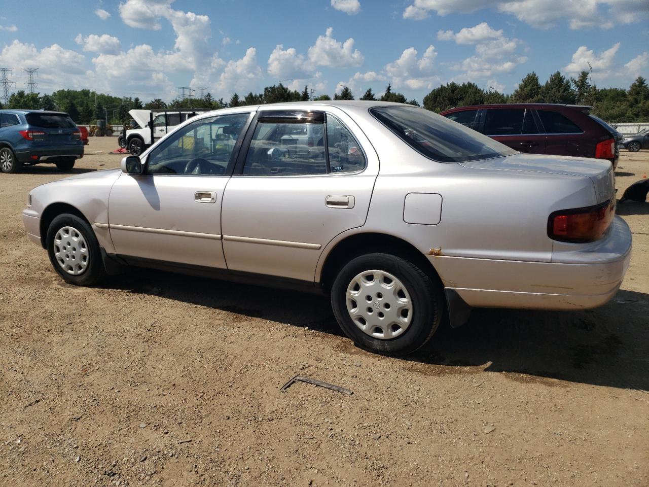 1996 Toyota Camry VIN JT2BG12K3T0418235 photo 2