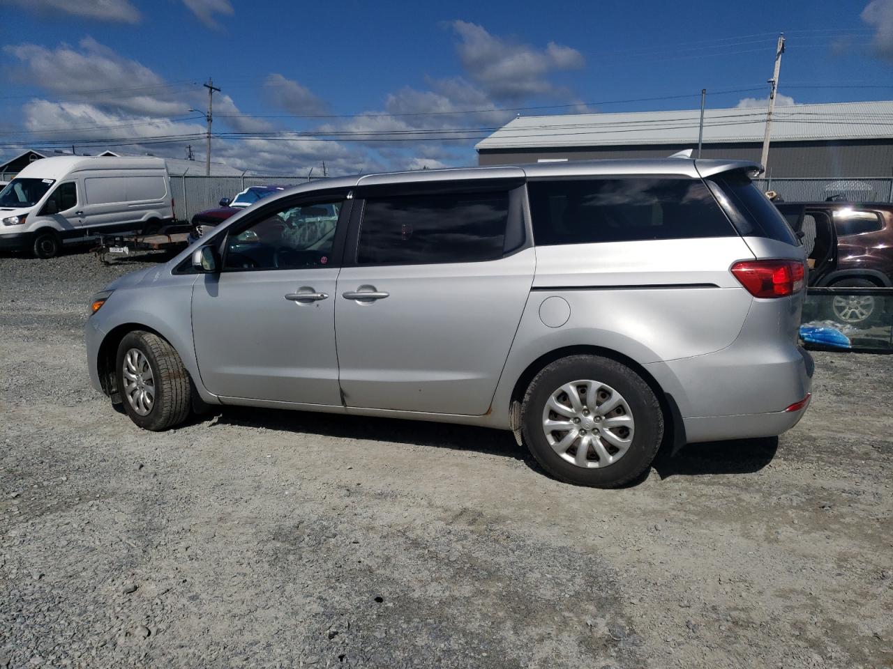 2015 KIA Sedona l VIN KNDMA5C14F6069070 photo 2