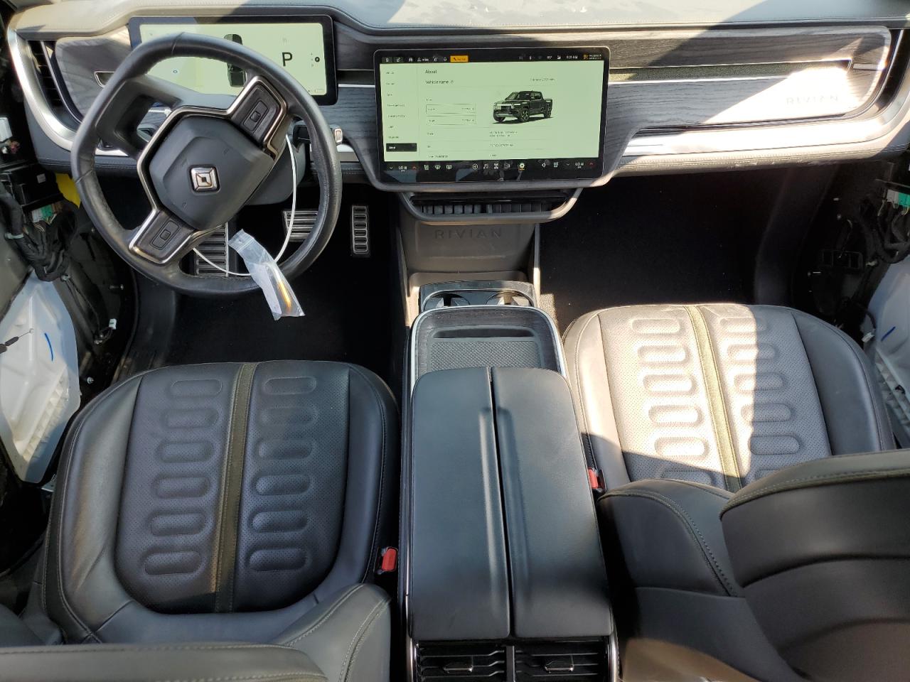 2023 Rivian Rit VIN 7FCTGBAA5PN028055 photo 8