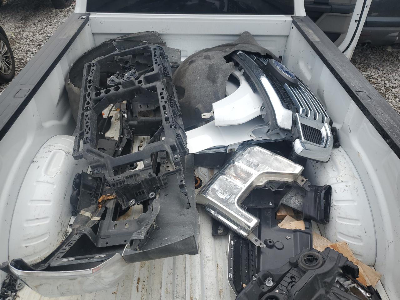 2022 Ford F350 VIN 1FT8W3DT1NEG22687 photo 12