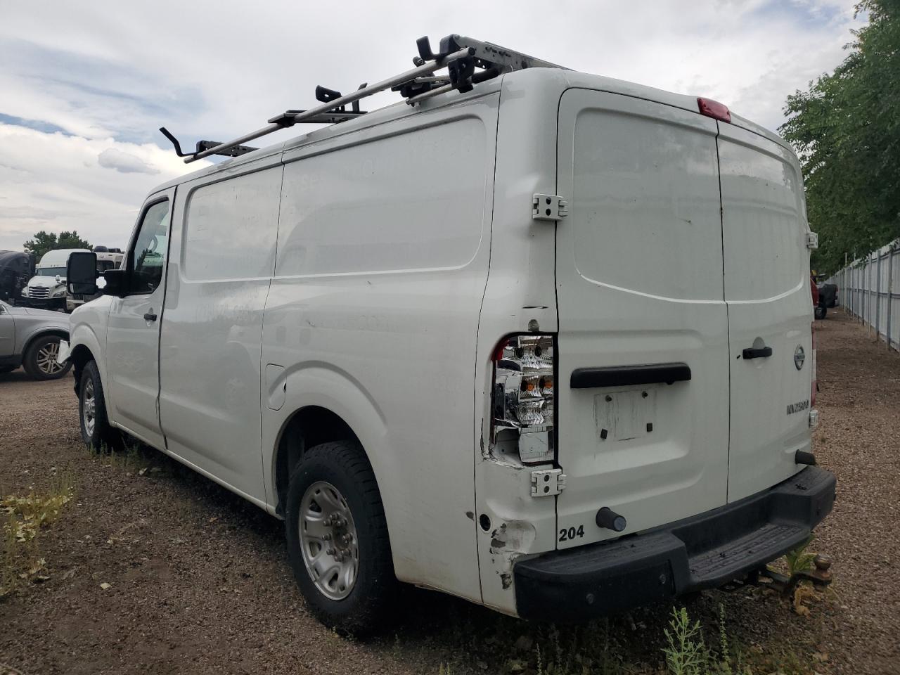 2018 Niss Nv VIN 1N6AF0KY6JN814970 photo 2
