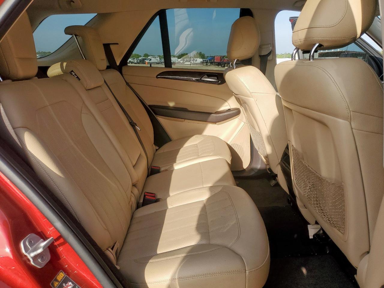 2016 Mercedes-Benz Gle class VIN 4JGDA5JB2GA682570 photo 10