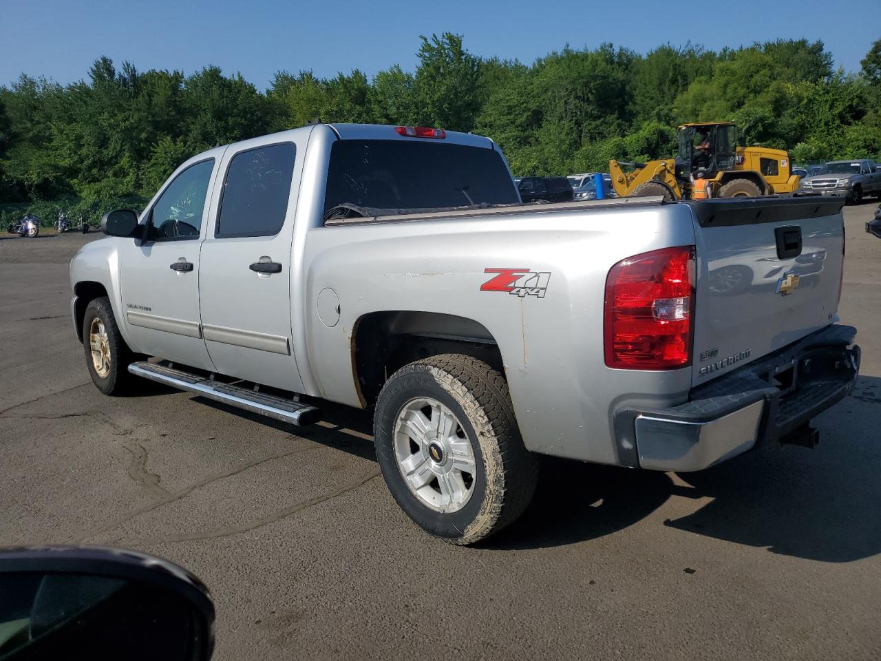 2011 Chevrolet All models VIN 1GCPKSE36BF226017 photo 2