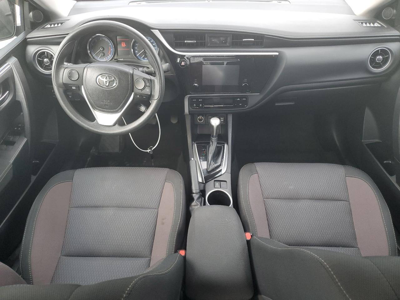 2018 TOYOTA Corolla l VIN 2T1BURHE2JC076487 photo 8
