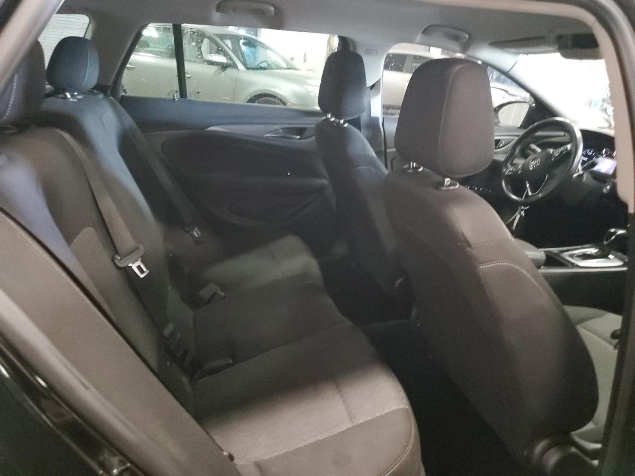 2018 Buick Regal VIN W04GU8SX3J1176705 photo 10