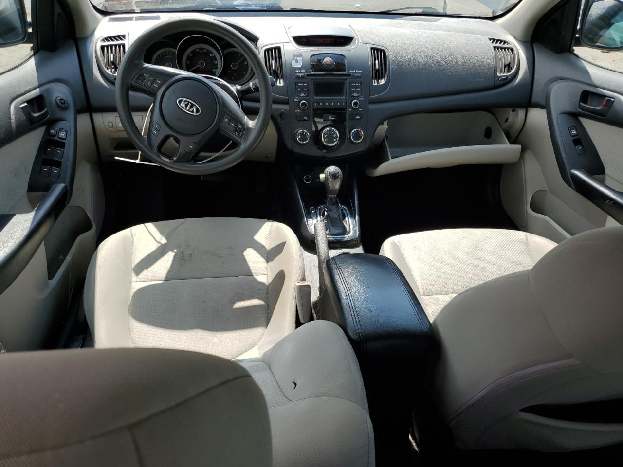 2011 Kia Forte VIN KNAFU4A28B5393075 photo 8
