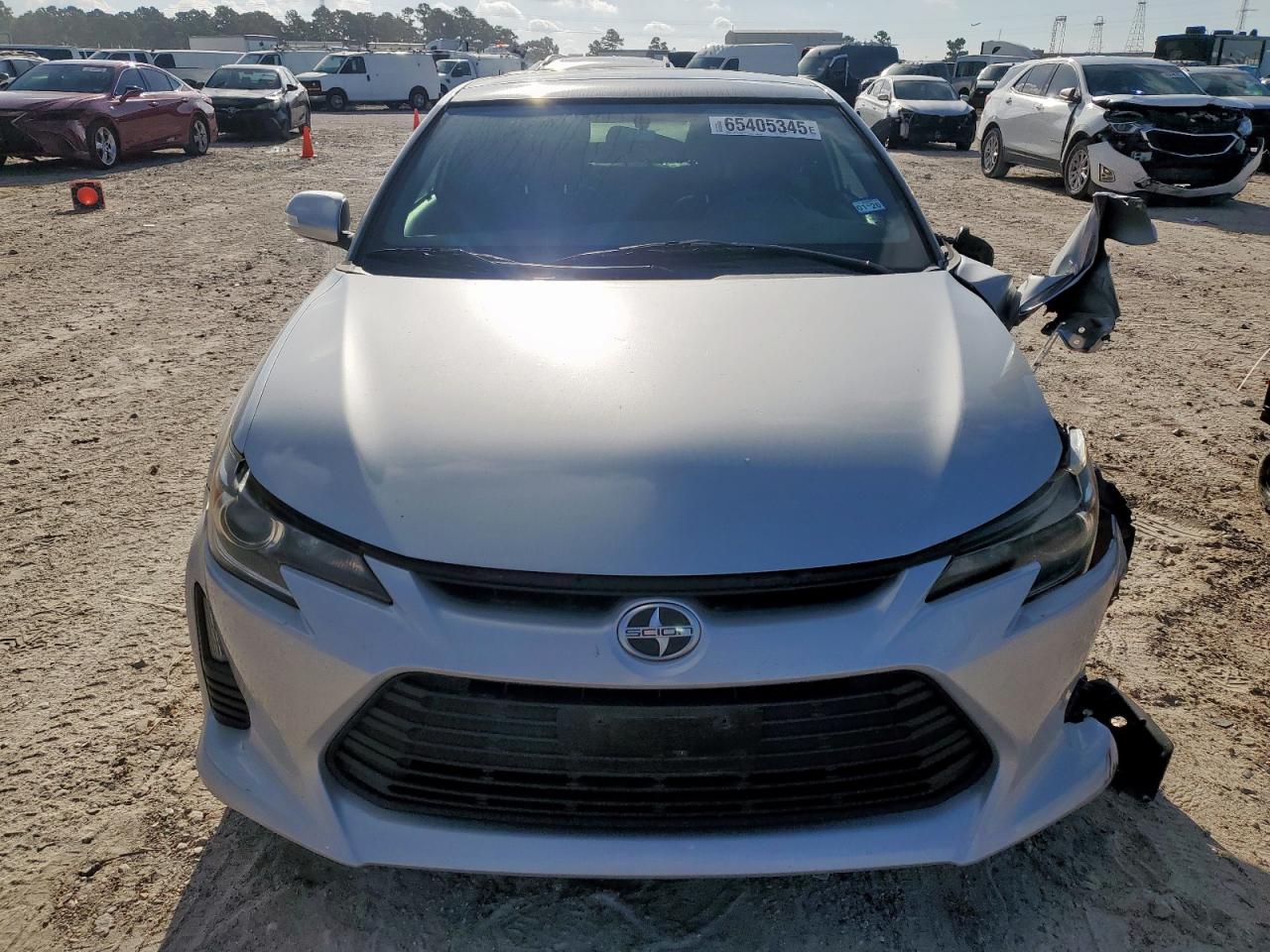 2014 TOYOTA Scion VIN JTKJF5C72E3072874 photo 5