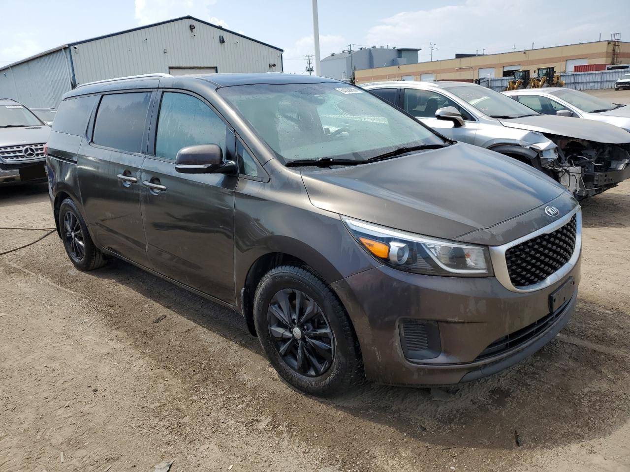 2017 KIA Sedona lx VIN KNDMB5C19H6257549 photo 4