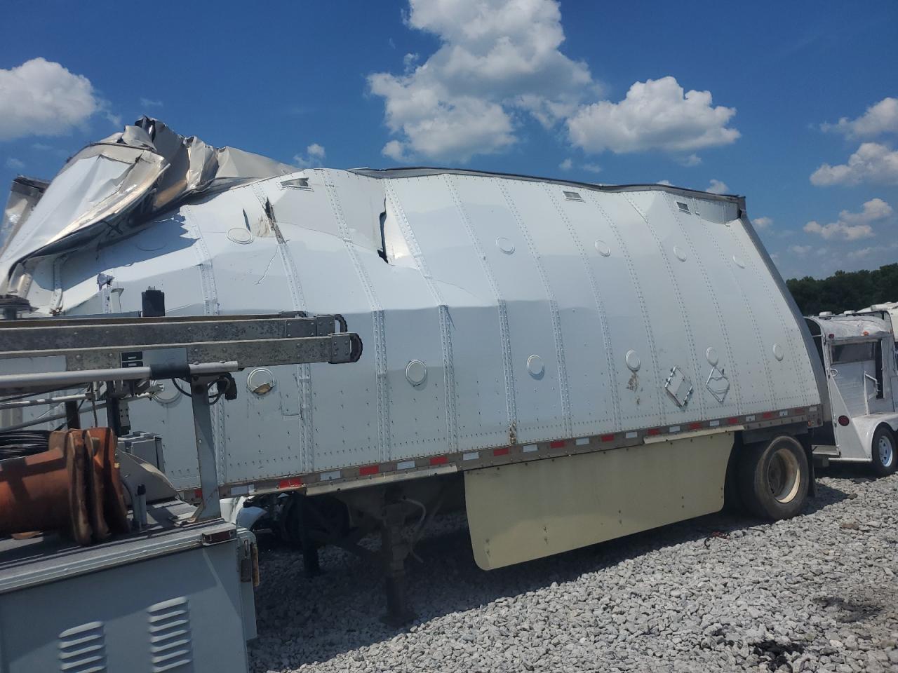 2010 GREAT Trailer VIN 1GRAP5610AK210588 photo 2