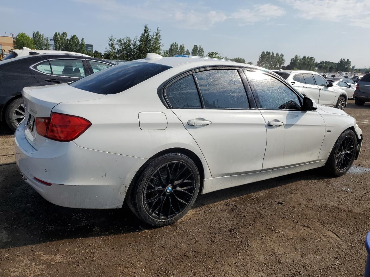 2012 BMW 3 series VIN WBA3A5C58CF257906 photo 3