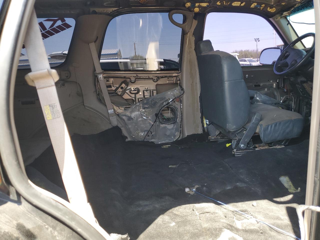 2004 GMC Yukon VIN 1GKEC13V44R246842 photo 11
