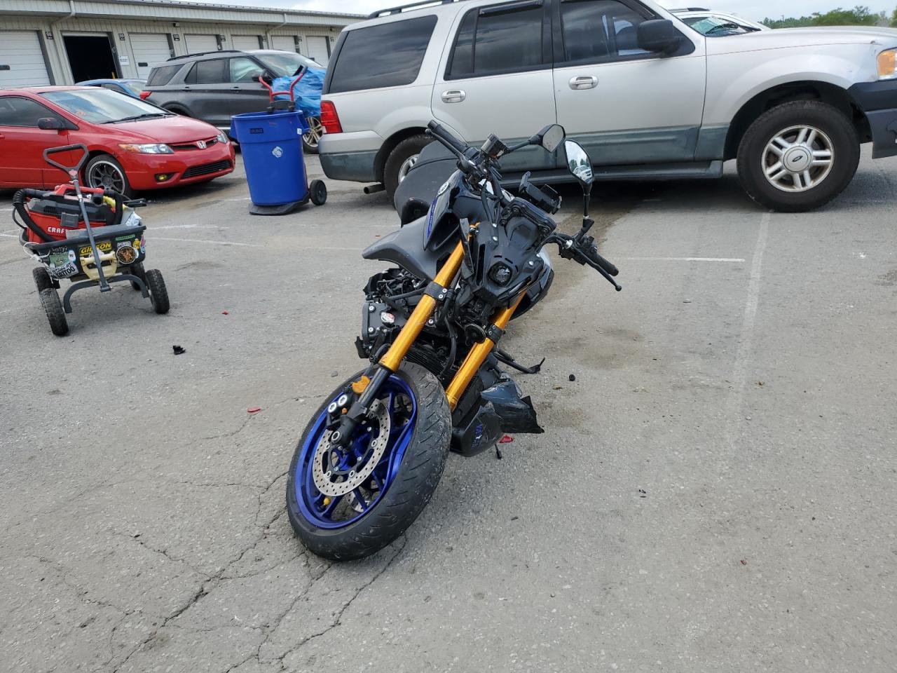2023 YAMAHA Mt09 d VIN JYARN72E8PA001911 photo 2