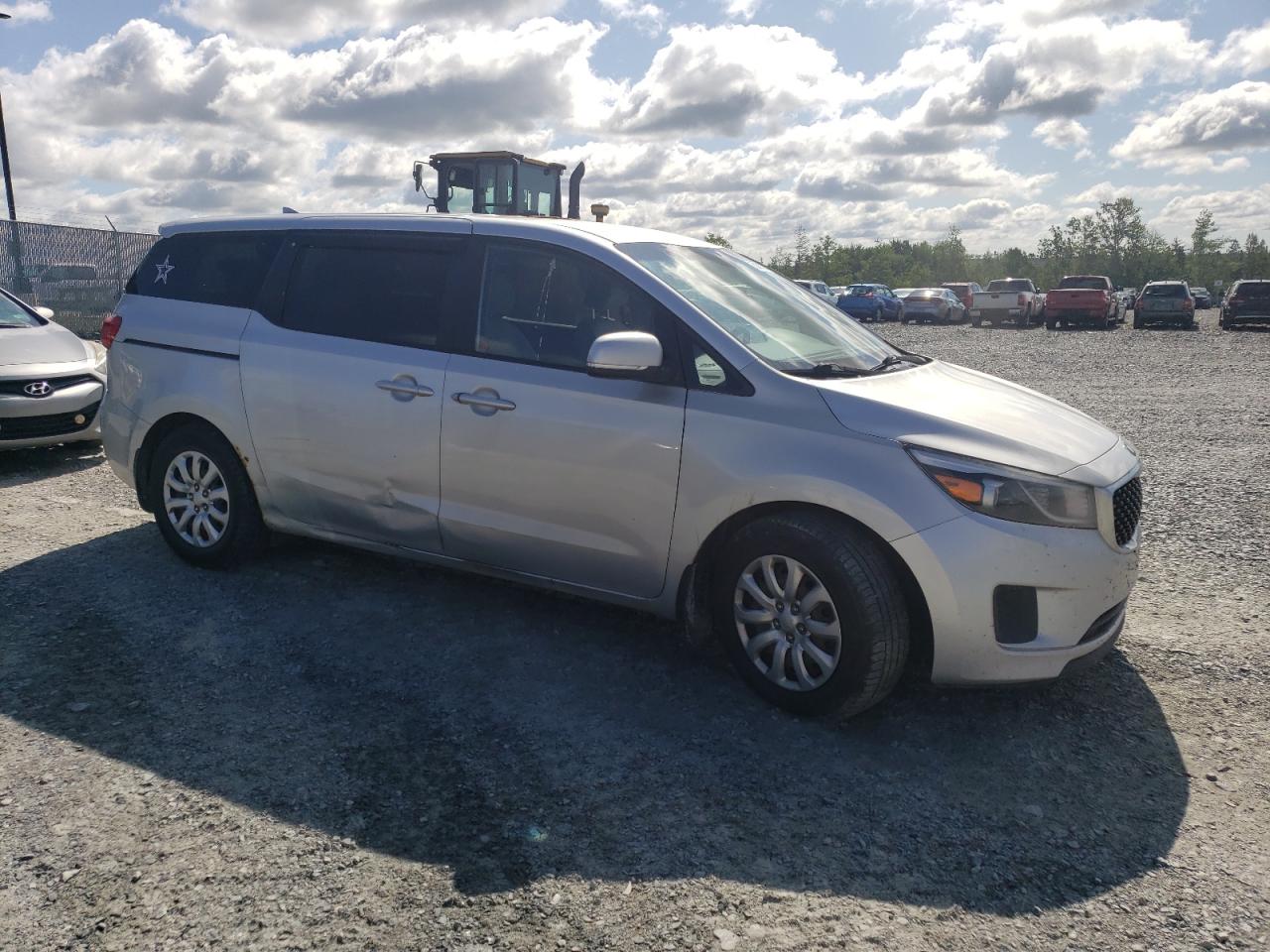 2015 KIA Sedona l VIN KNDMA5C14F6069070 photo 4