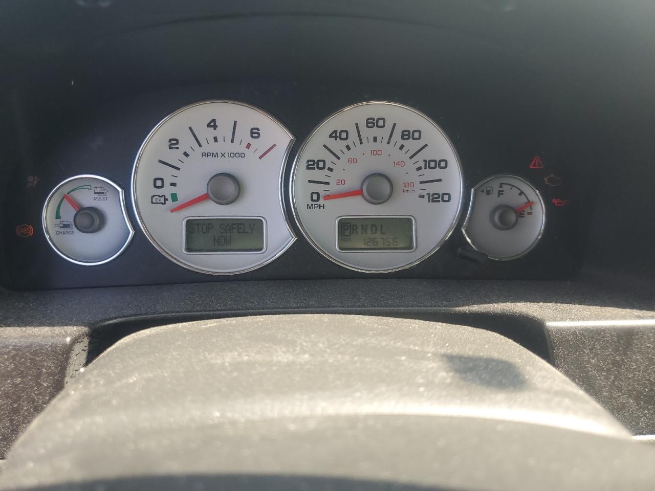 2005 Ford Escape VIN 1FMCU96H05KE24675 photo 9