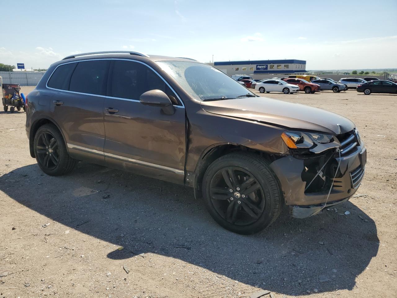 2014 Volkswagen Touareg VIN WVGEF9BP2ED011452 photo 4