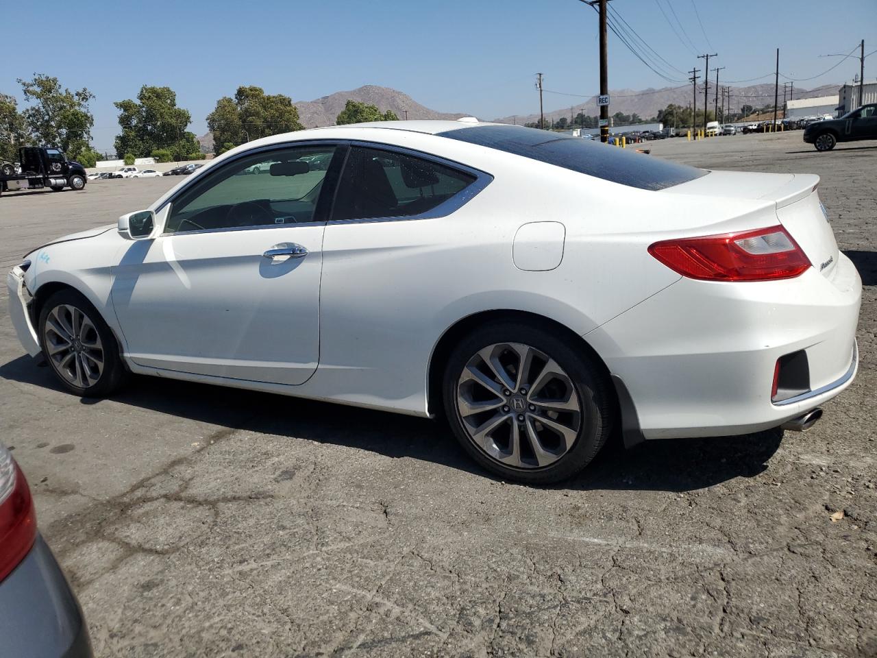 2015 Honda Accord exl VIN 1HGCT2B81FA002668 photo 2