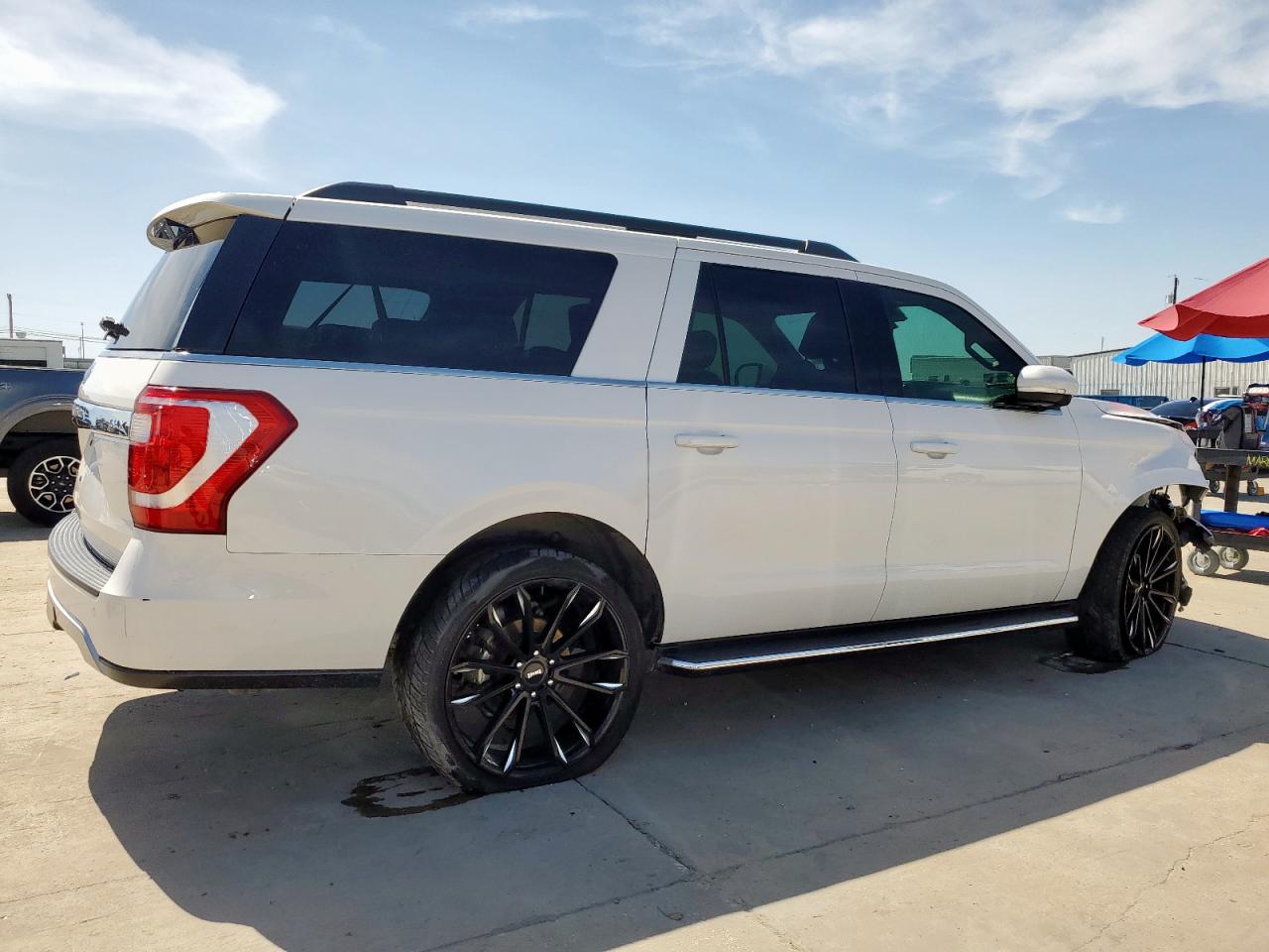 2019 Ford Expedition VIN 1FMJK1HT3KEA37774 photo 3