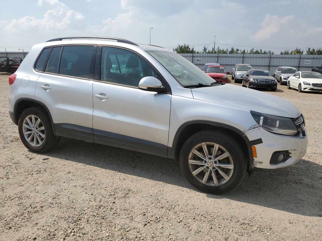 2014 VOLKSWAGEN Tiguan VIN WVGJV3AX7EW553019 photo 4