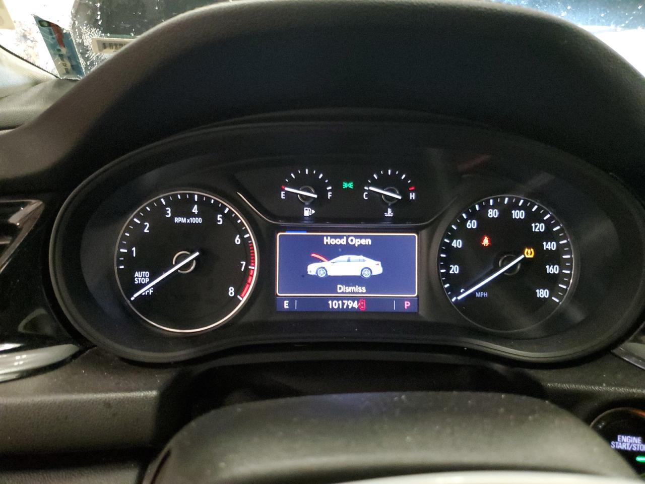 2018 Buick Regal VIN W04GU8SX3J1176705 photo 9