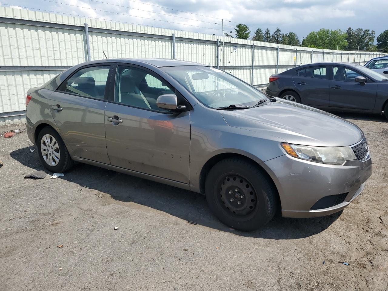 2011 Kia Forte VIN KNAFU4A28B5393075 photo 4