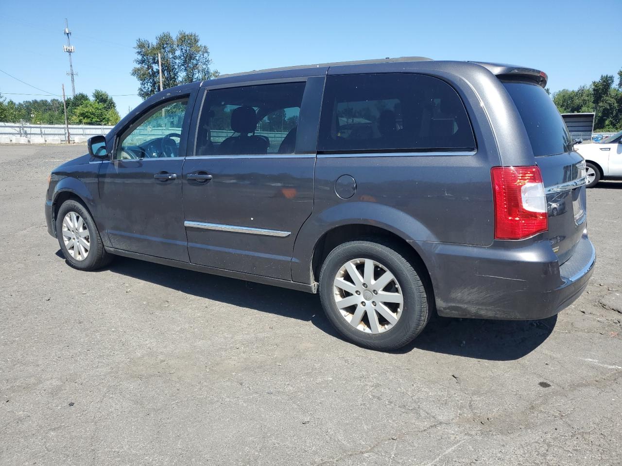 2015 Chrysler Minivan VIN 2C4RC1BG1FR696672 photo 2
