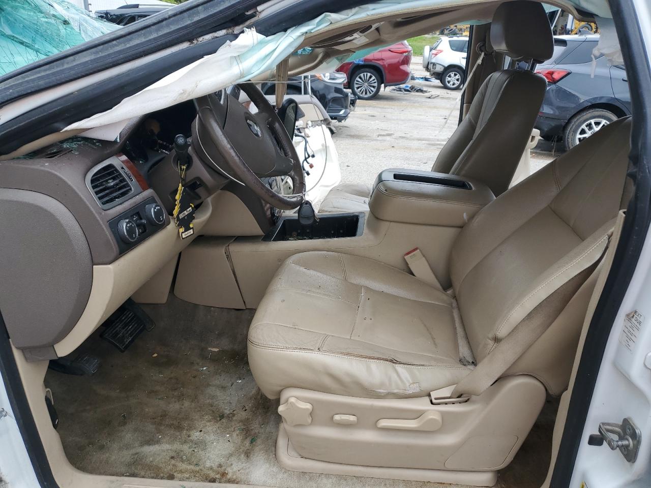 2013 Chevrolet Suburban VIN 1GNSKJE73DR106806 photo 7
