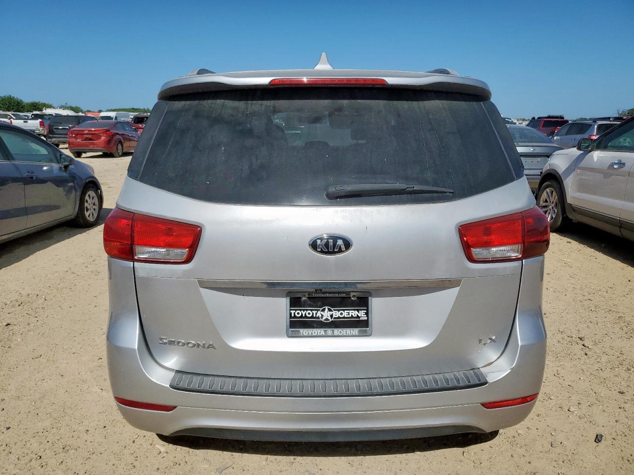 2015 Kia SEDONA VIN KNDMB5C19F6058692 photo 6