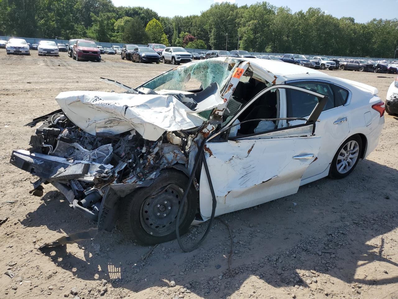 2016 NISSAN Altima VIN 1N4AL3AP0GN358338 photo 1