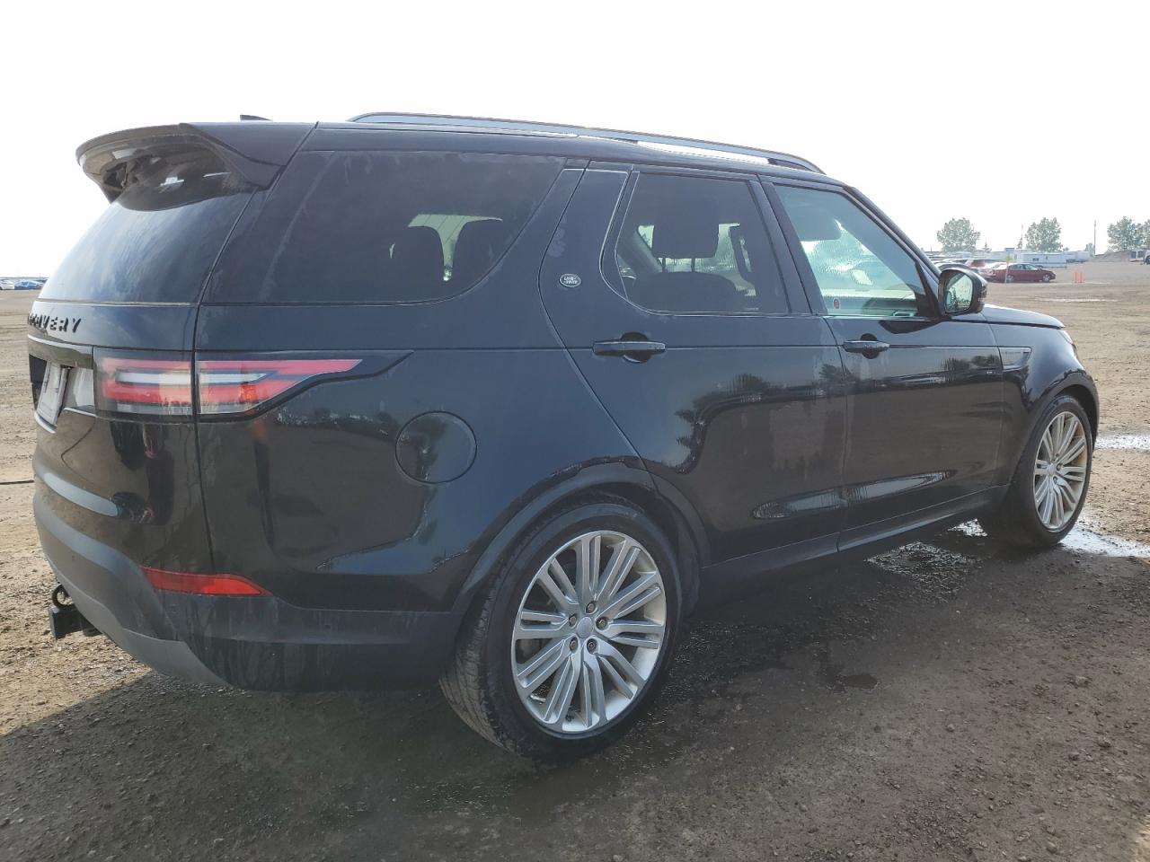 2017 LAND Discovery VIN SALRTBBV6HA013885 photo 3