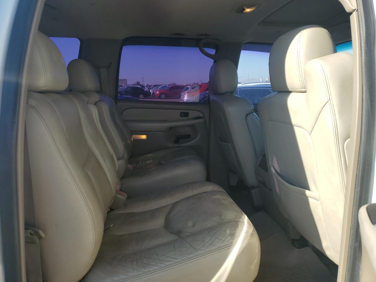 2003 Chevrolet Suburban VIN 3GNFK16Z73G286680 photo 11