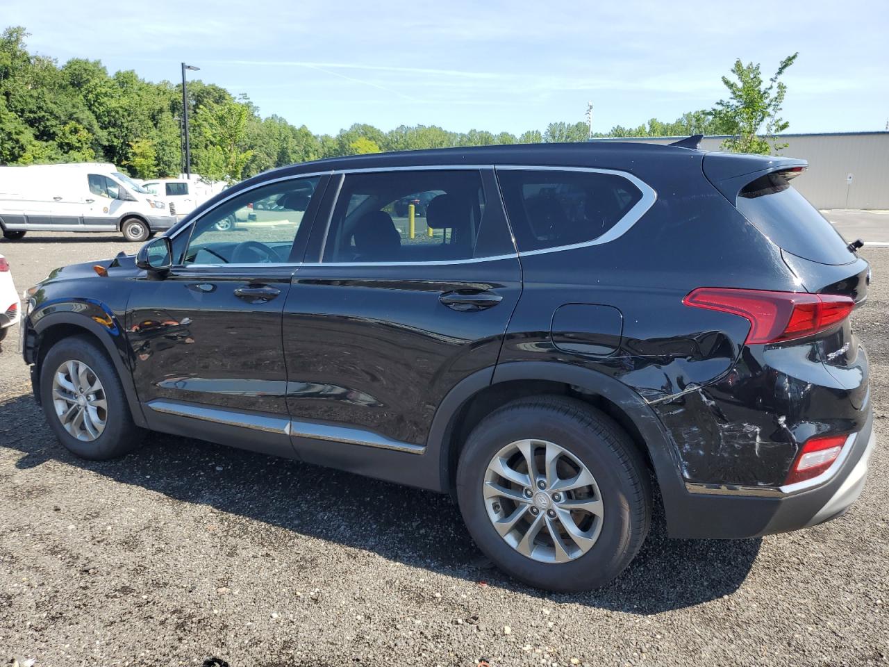 2019 Hyundai Santa fe VIN 5NMS3CAD5KH012540 photo 2