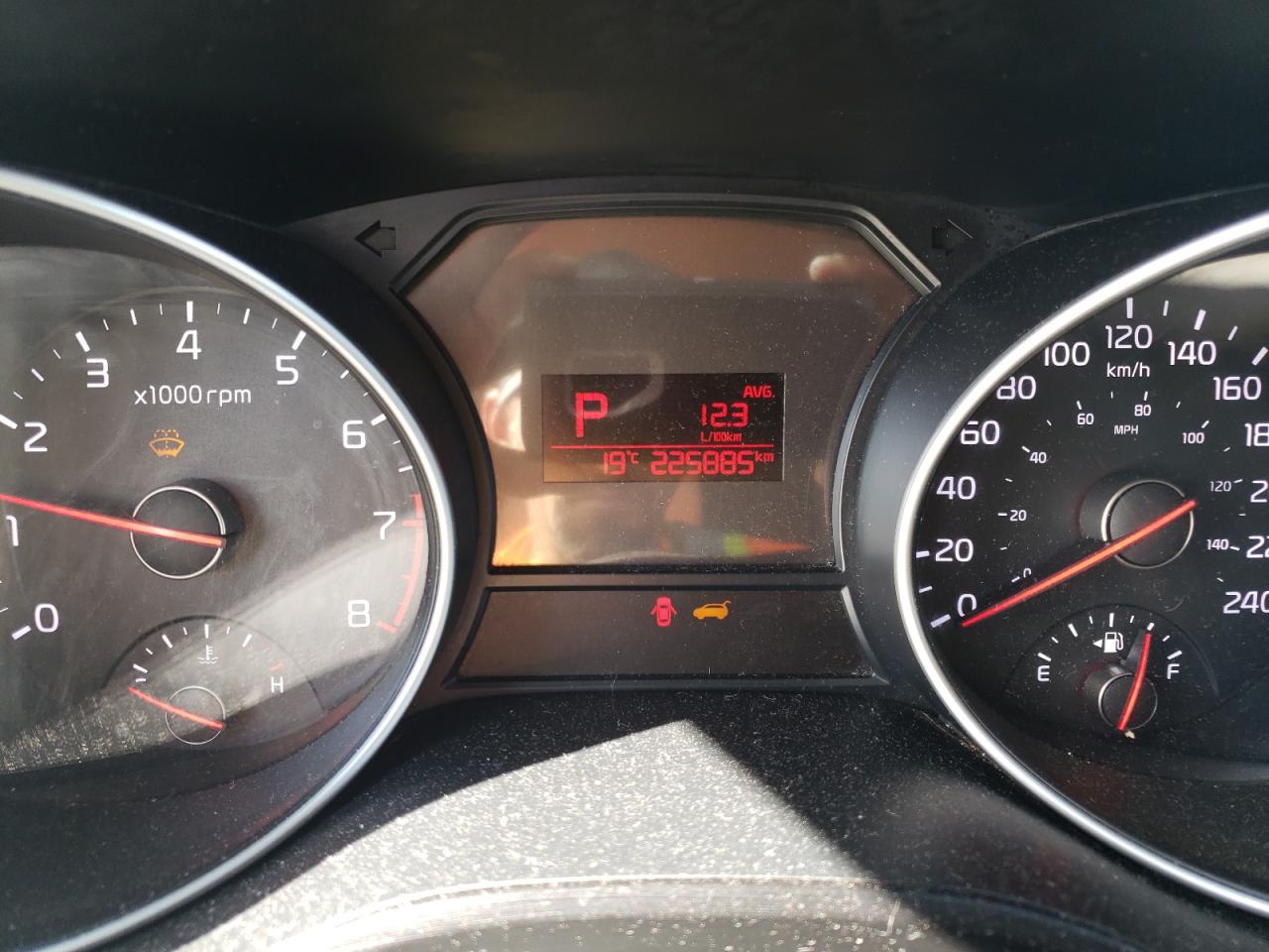 2015 KIA Sedona l VIN KNDMA5C14F6069070 photo 9