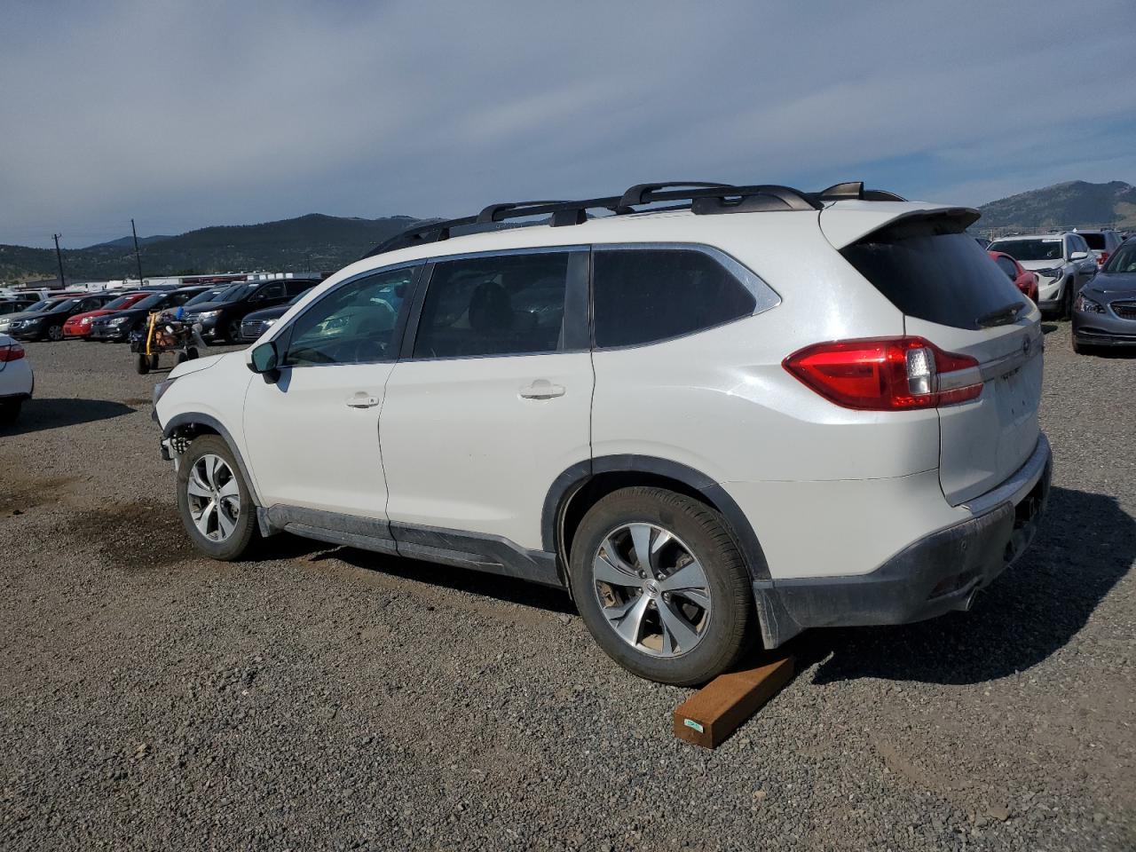 2020 Subaru Ascent VIN 4S4WMAFD8L3403060 photo 2