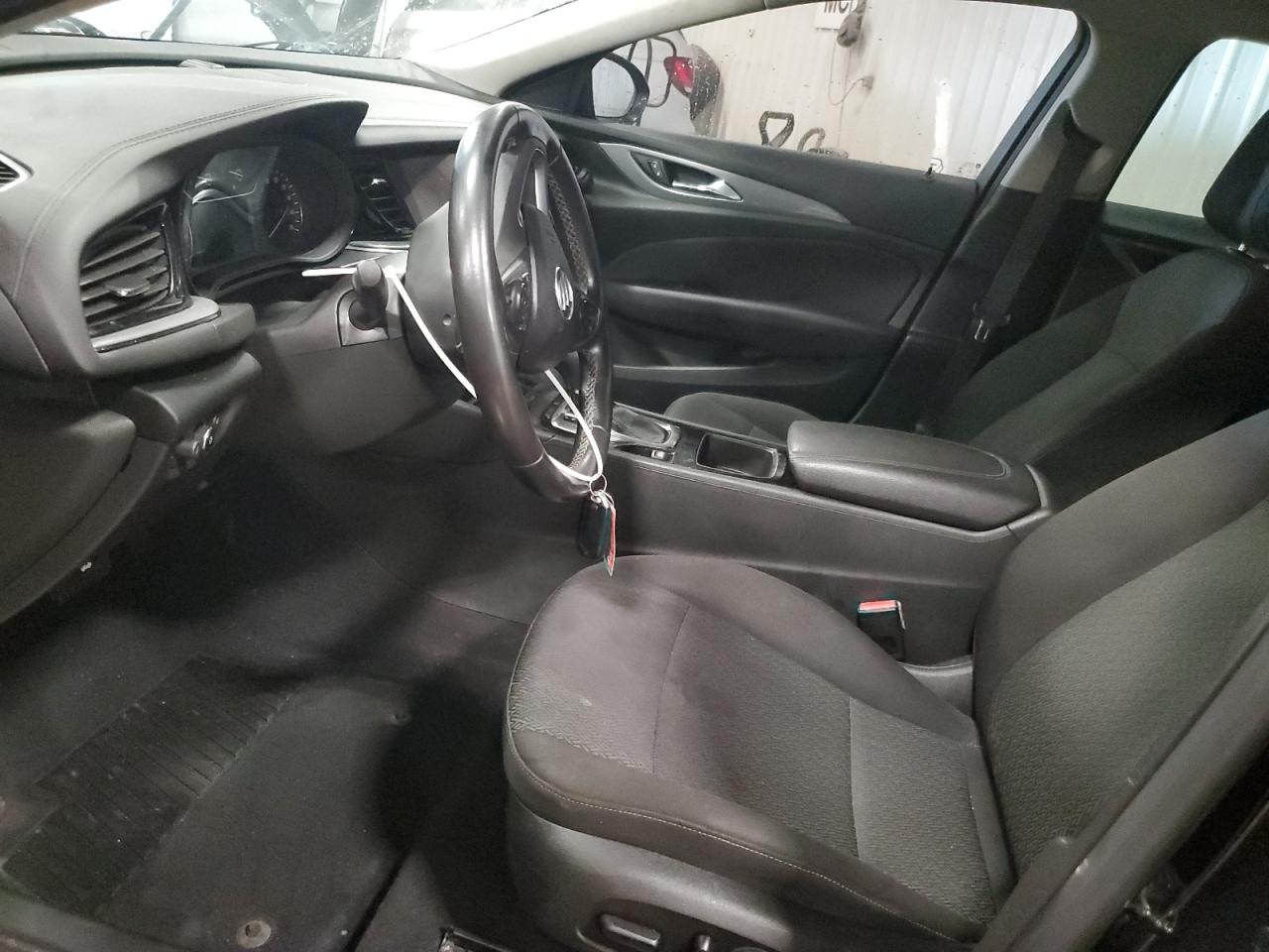 2018 Buick Regal VIN W04GU8SX3J1176705 photo 7