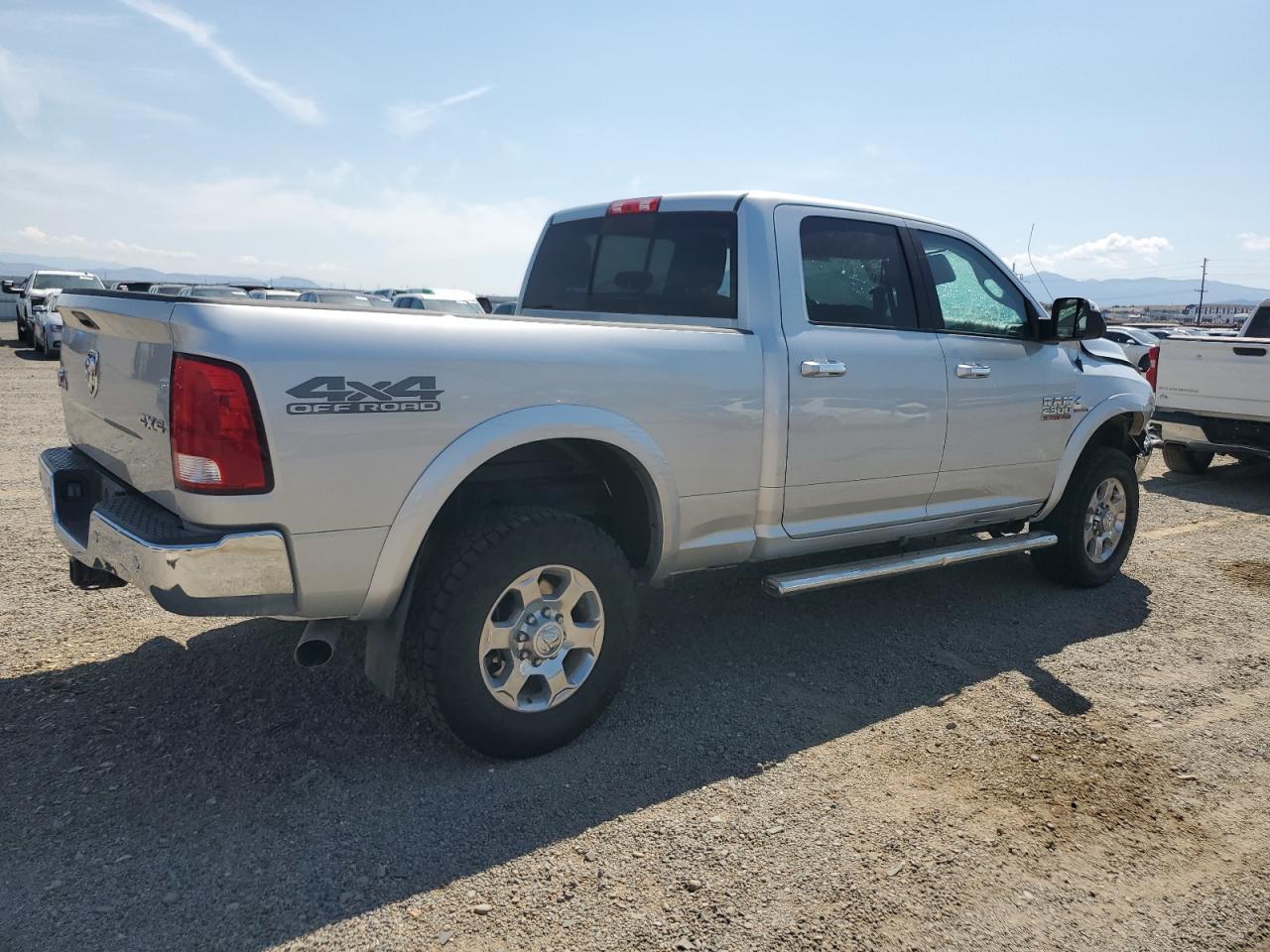 2018 Ram All models VIN 3C6UR5DLXJG328491 photo 3