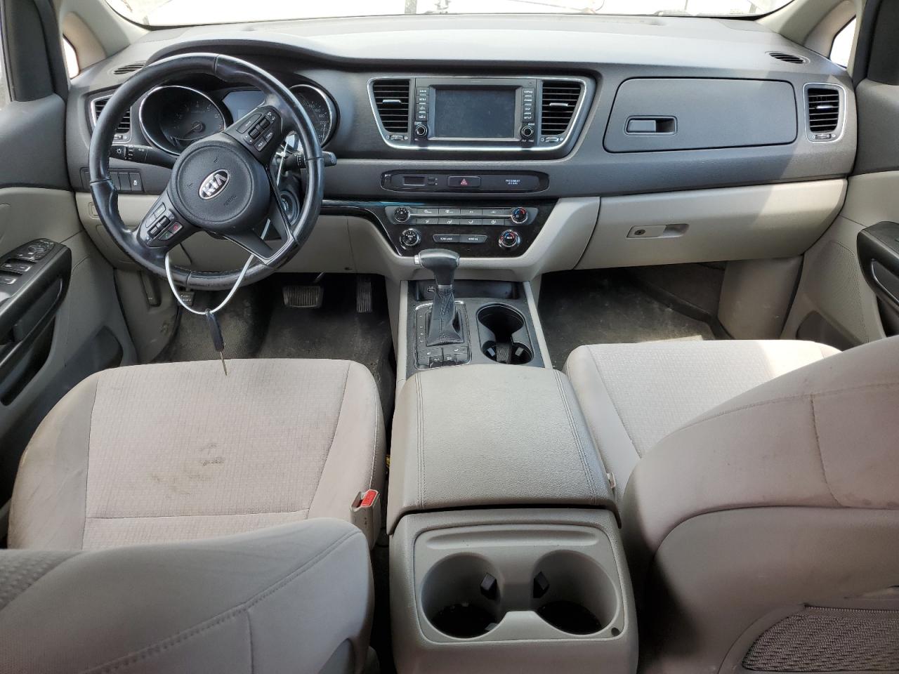 2017 KIA Sedona lx VIN KNDMB5C19H6257549 photo 8