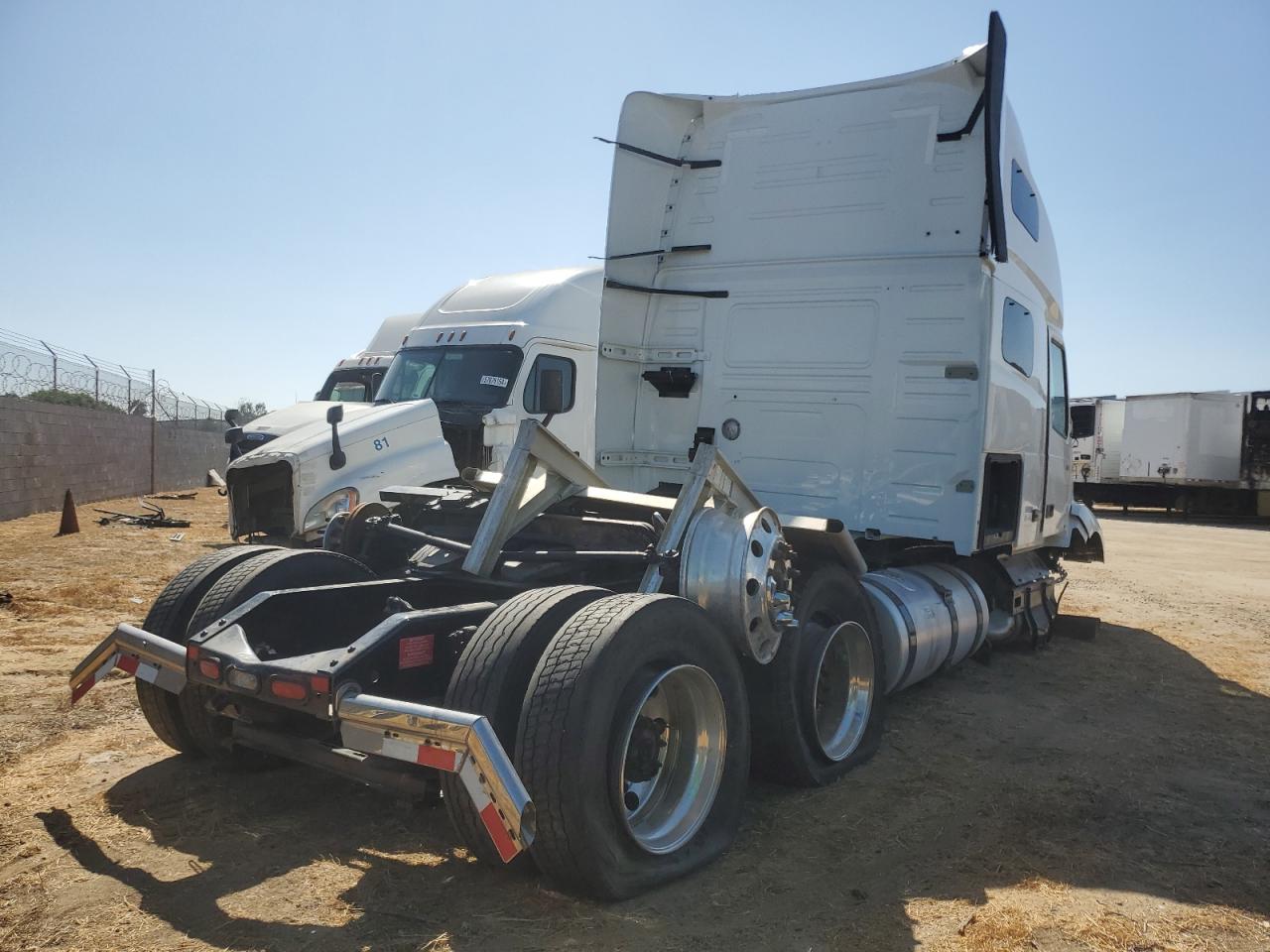 2025 Volvo Vn VIN 4V4NC9EH8SN668168 photo 4