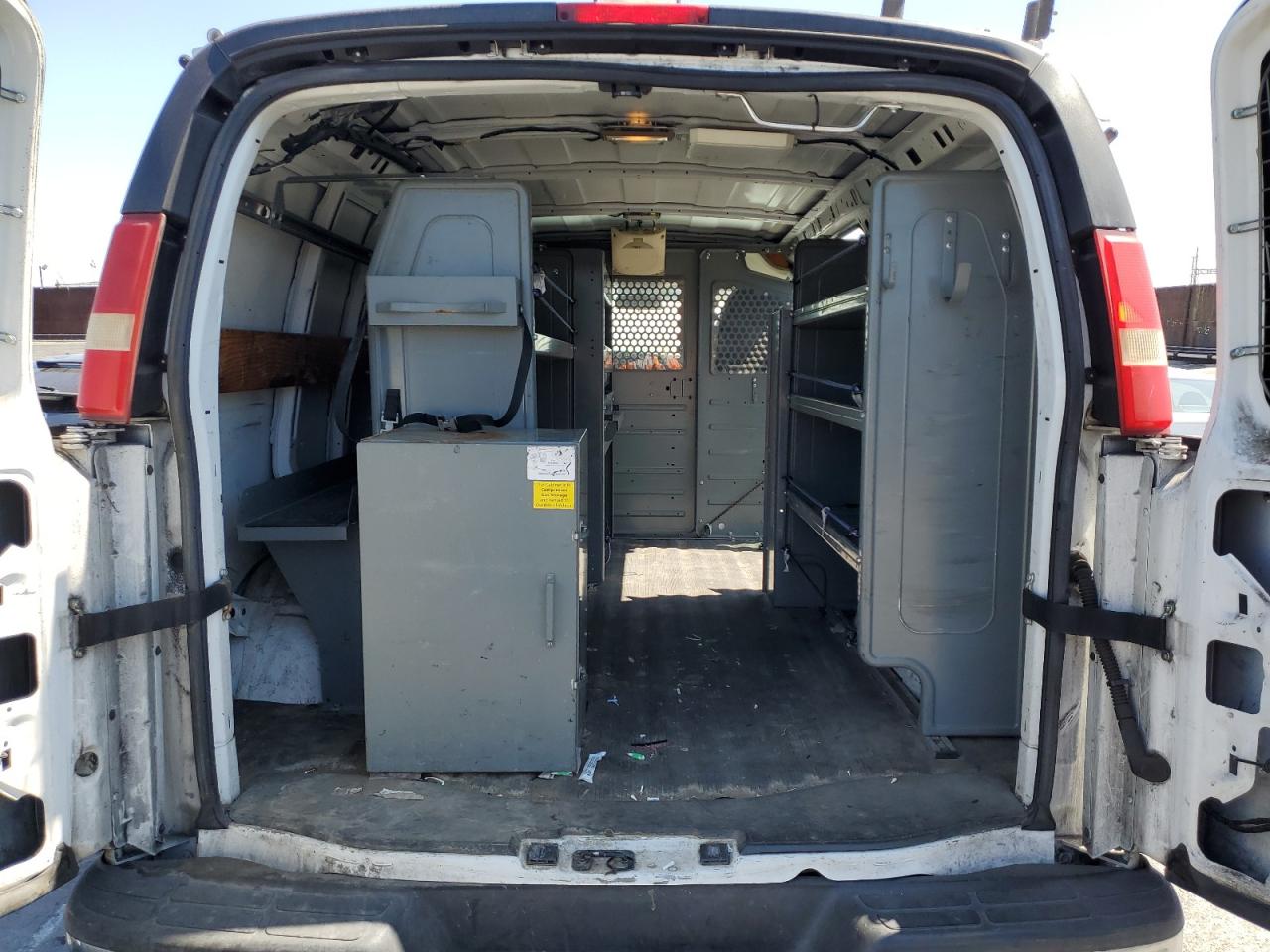 2014 Chev Express VIN 1GCWGFCB5E1133683 photo 10