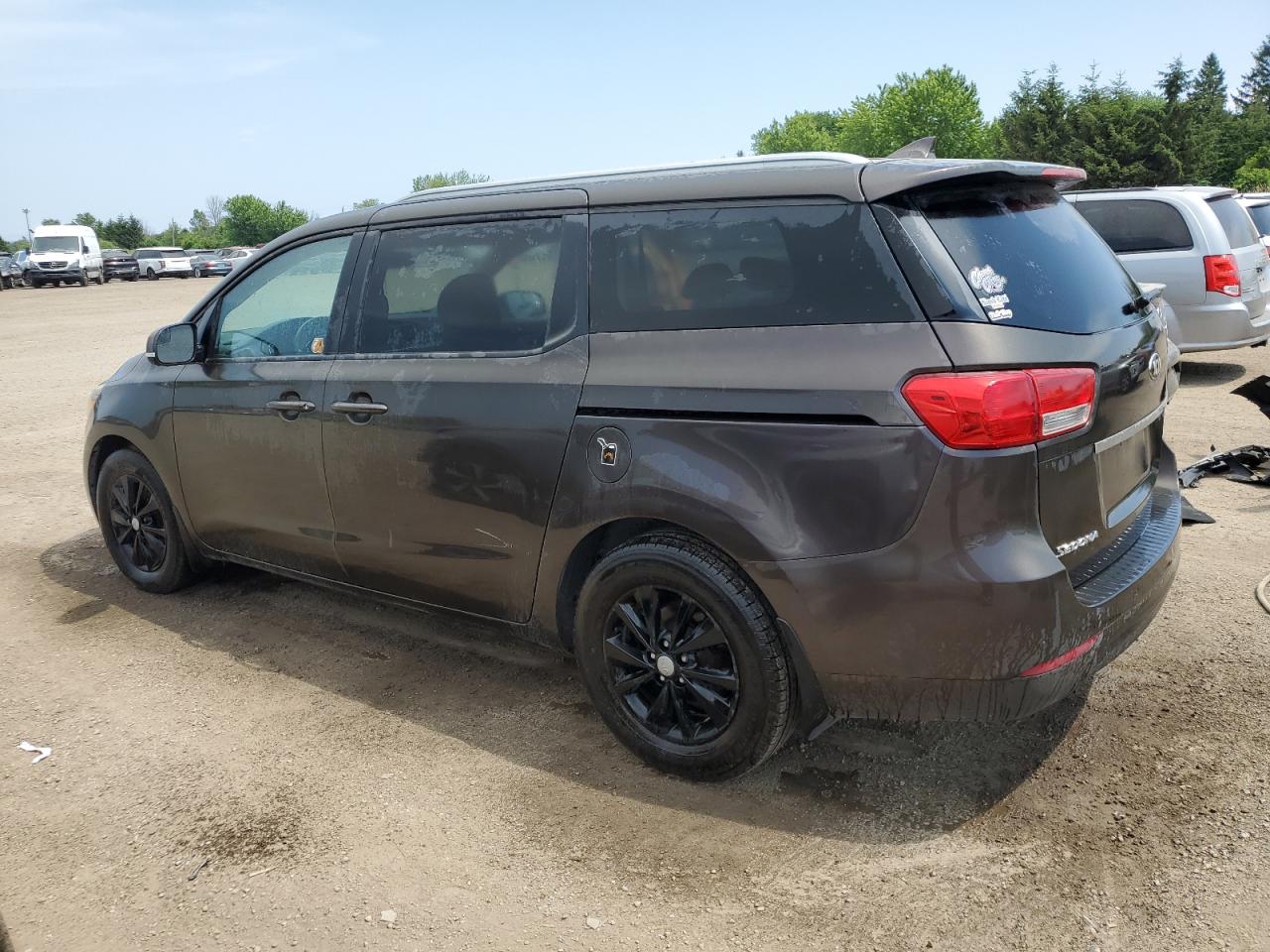 2017 KIA Sedona lx VIN KNDMB5C19H6257549 photo 2
