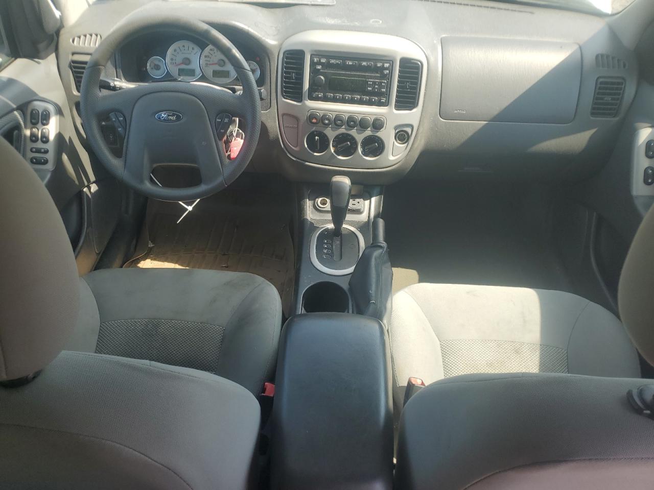2005 Ford Escape VIN 1FMCU96H05KE24675 photo 8