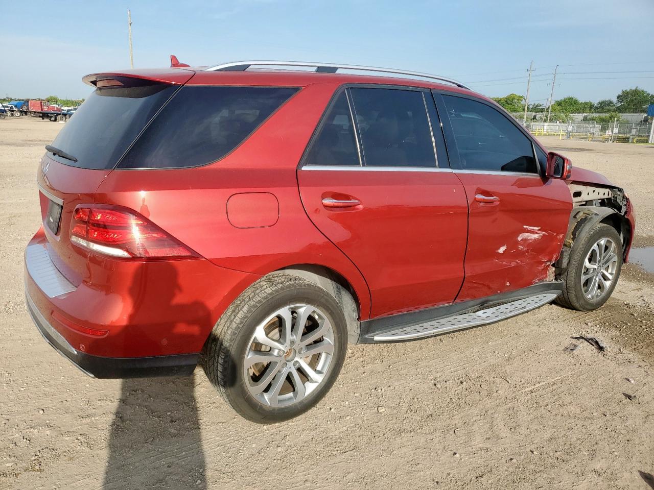 2016 Mercedes-Benz Gle class VIN 4JGDA5JB2GA682570 photo 3