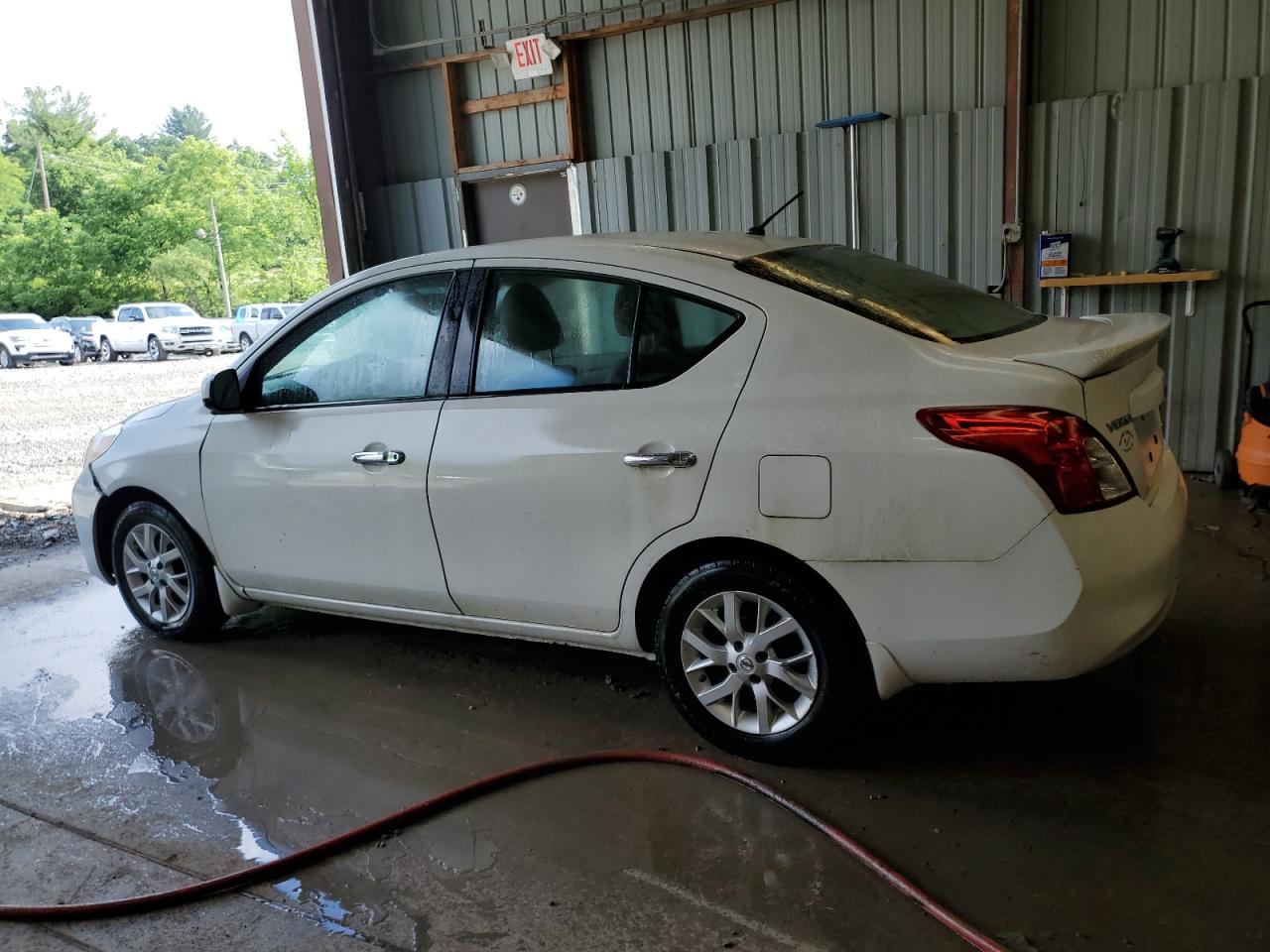 2014 Niss Versa VIN 3N1CN7AP2EL806664 photo 2