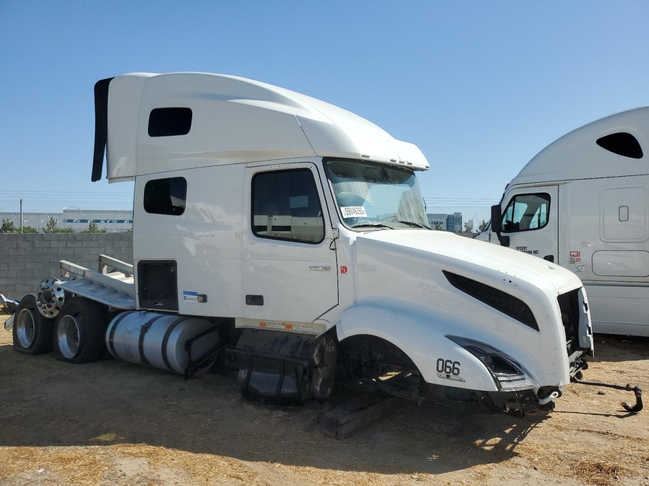 2025 Volvo Vn VIN 4V4NC9EH8SN668168 photo 1
