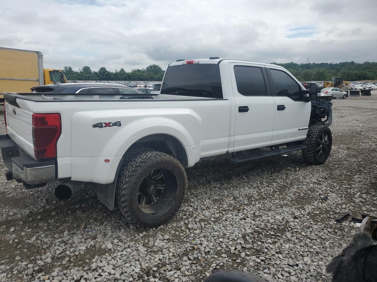 2022 Ford F350 VIN 1FT8W3DT1NEG22687 photo 3